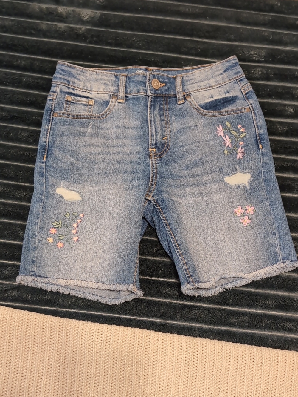 wonder nation Girls Blue Denim Embroidered Jean Shorts - Size 8